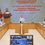 Le vice-Premier ministre permanent Pham Gia Tuc, président du Comité national de pilotage 389 chargé de la lutte contre la contrebande, la fraude commerciale et la contrefaçon, lors de la conférence nationale en ligne du 7 juillet consacrée au bilan des activités du premier semestre et aux orientations pour les six derniers mois de 2026. Photo: VNA