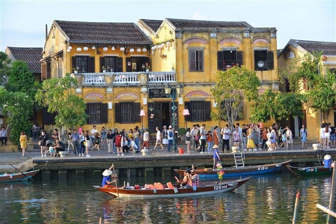 La vieille ville de Hoi An attire de nombreux touristes. Photo : VNA