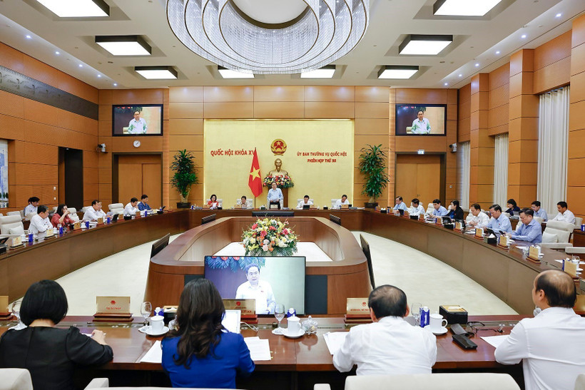 Lors de la 50e session du Comité permanent de l'Assemblée nationale en octobre 2025. Photo : VNA.