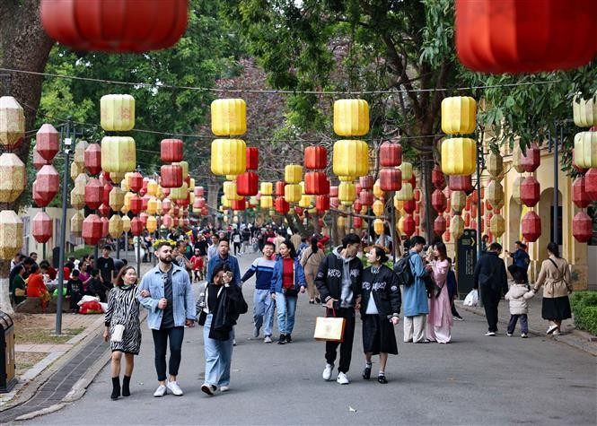 Le Vietnam a accueilli au premier trimestre 2025 environ 6 millions de touristes étrangers. Photo : VNA
