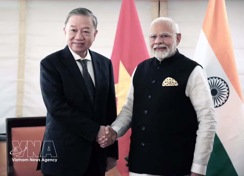 Dans le cadre de sa participation à la 79e session de l'Assemblée générale des Nations Unies et de sa visite de travail aux États-Unis, le secrétaire général et président To Lam (à gauche) a rencontré le Premier ministre indien Narendra Modi, le 23 septembre 2024 (heure locale) à New York. Photo : VNA