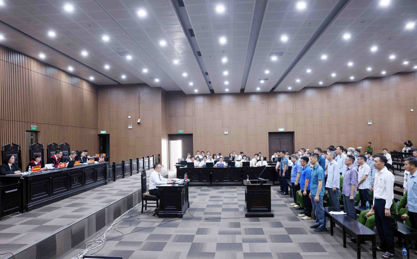 Le 8 septembre, le Tribunal populaire de Hanoï a ouvert le procès de première instance de 29 accusés du procès de l’affaire Thuan An. Photo : VNA