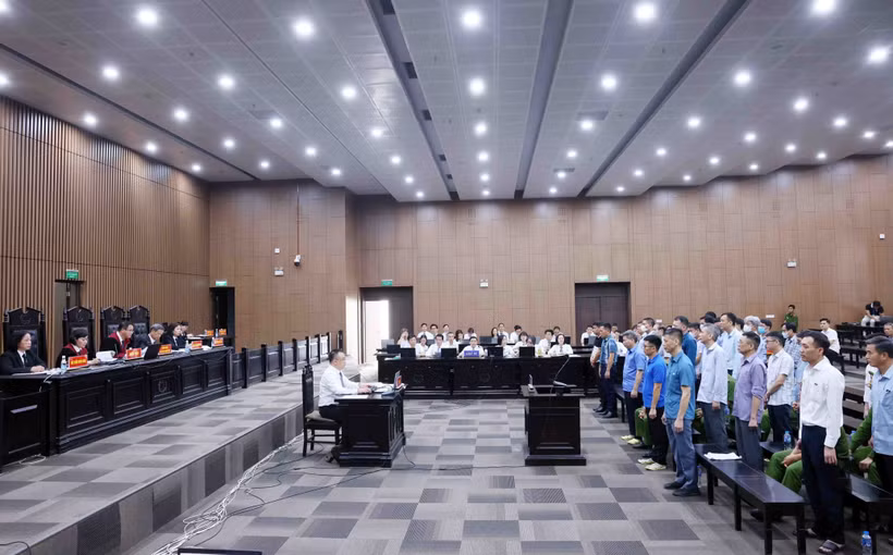 Le 8 septembre, le Tribunal populaire de Hanoï a ouvert le procès de première instance de 29 accusés du procès de l’affaire Thuan An. Photo : VNA