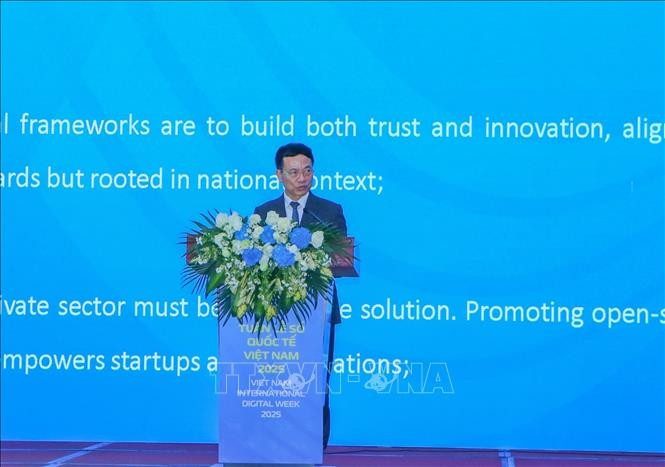 Le ministre des Sciences et des Technologies Nguyen Manh Hung. Photo : VNA