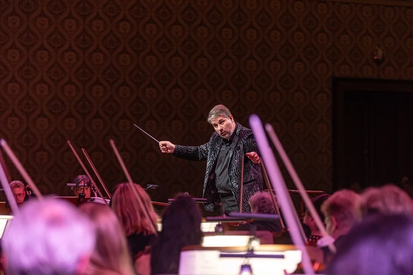 Lors du concert spécial intitulé « The Best of Pop – Rock – Movie Music – Fashion Rhythm » (Le meilleur de la pop, du rock, des musiques de films – Rythme de la mode). Photo : https://baophunuthudo.vn/