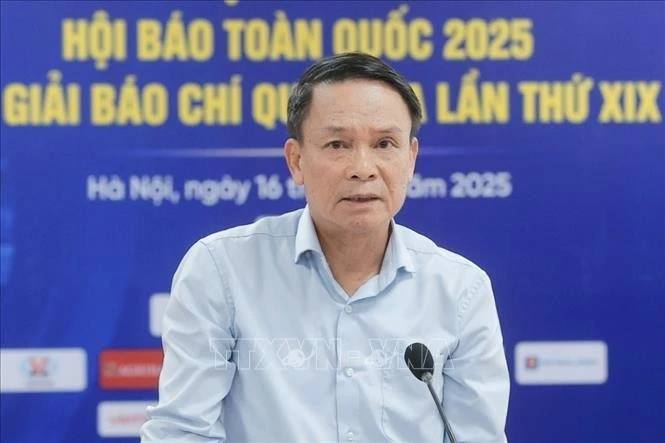 Nguyen Duc Loi, vice-président permanent de l'Association des journalistes vietnamiens s'exprime lors de l'événement. Photo : VNA