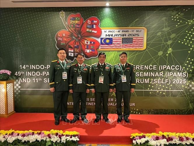 La délégation de haut rang de l'Armée populaire vietnamienne participe à l'IPACC-14. Photo : VNA