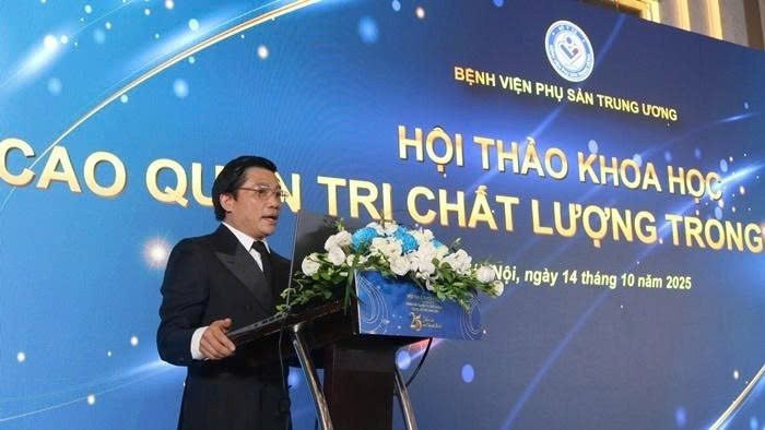 Le professeur Nguyen Duy Anh, directeur de l’Hôpital central d’obstétrique et de gynécologie, prend la parole lors du séminaire. (Photo : PV/Vietnam+)