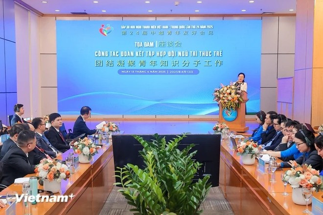La table ronde de la jeunesse Vietnam-Chine a pour thème « Construire l'union parmi les jeunes intellectuels ». Photo : Vietnam