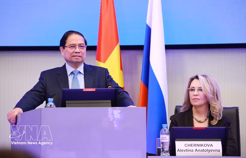 Le Premier ministre Pham Minh Chinh s'exprime à l'Université nationale des sciences et technologies MISIS (NUST MISIS) de Moscou. Photo : VNA