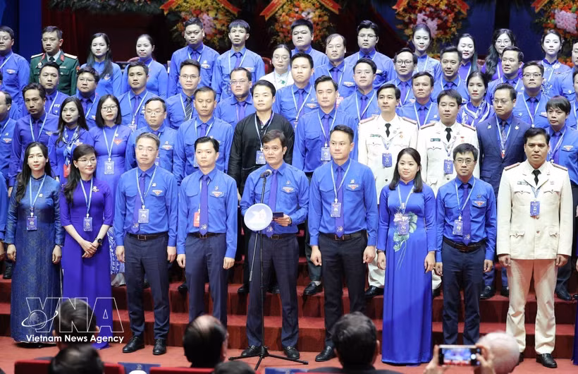 Les membres du Comité exécutif, du Comité permanent et du Secrétariat de l'Union de la jeunesse communiste Ho Chi Minh, pour le 13e mandat (2026-2031). Photo : VNA