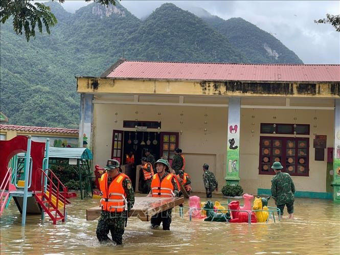 École maternelle Thiêt Ông (Thanh Hoa), au moment des inondations. Photo : VNA