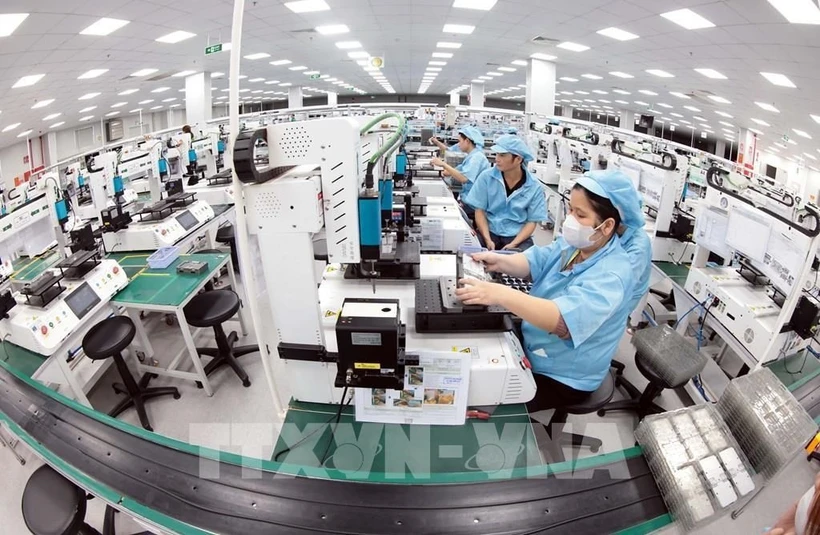 Le Vietnam a enregistré environ 18,4 milliards de dollars d’investissements directs étrangers (IDE) au cours des cinq premiers mois de cette année. Photo : VNA
