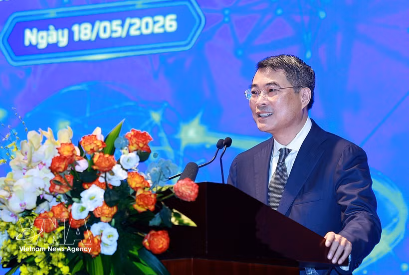 Le Premier ministre Le Minh Hung s'exprime à la cérémonie. Photo : VNA