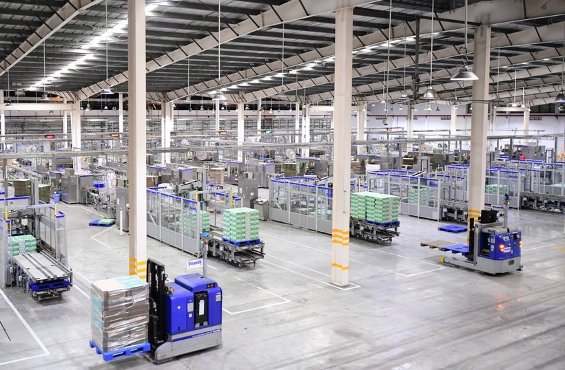Dans l'intérieur de l’usine laitière Vinamilk. Photo : Vinamilk