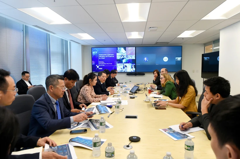 Le ministère des Finances promeut la recherche des opportunités d'investissement pour les entreprises vietnamiennes sur le marché américain. Photo : BTC/Vietnamplus