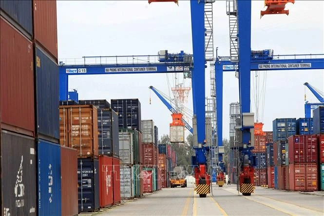 Au port maritime de Hai Phong (Nord). Photo : VNA