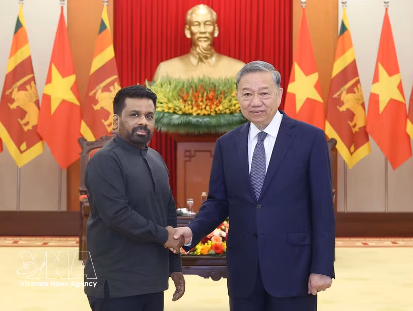 Le secrétaire général et président To Lam (à droite) et le président du Sri Lanka, Anura Kumara Dissanayaka. Photo : VNA