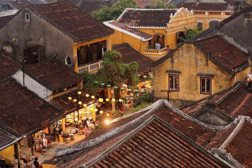 La Fête de la Mi-automne 2025 se déroule du 3 au 6 octobre dans la vieille ville de Hoi An, ville de Da Nang (au Centre), avec une série d'activités festives. Photo : VNA