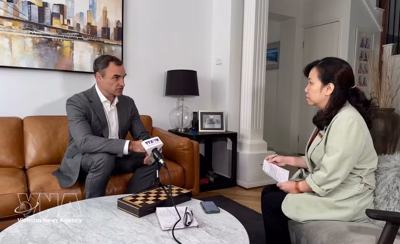 Jarrod Leak, directeur exécutif de l’Alliance australienne pour la productivité énergétique (A2EP) dans une interview accordée à la correspondante de l’Agence vietnamienne d’information (VNA) à Sydney. Photo : VNA
