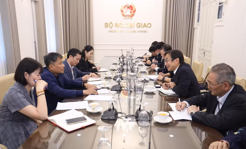 Panorama de la séance de travail. Photo : ministère des Affaires étrangères du Vietnam