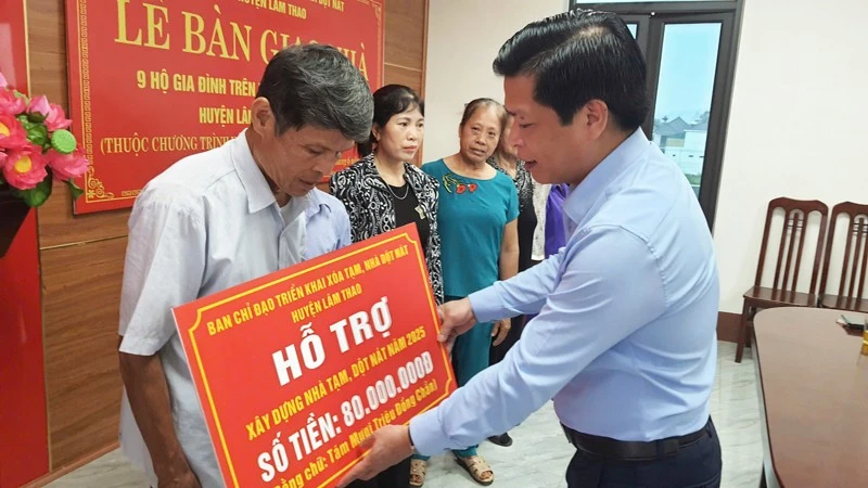 Phu Tho déterminée à achever avant le 31 août l’éradication de l'habitat précaire. Photo : https://baophutho.vn/