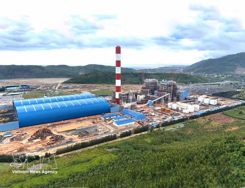 Projet majeur du plan de développement énergétique du Vietnam, le projet de la centrale thermique de Quang Trach 1 devrait jouer un rôle crucial dans la garantie de la sécurité énergétique nationale. Photo : VNA
