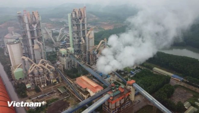 Le rapport de la BM propose de réduire les émissions de gaz à effet de serre pour atteindre un objectif de zéro émission nette d’ici 2050. Photo : VN+