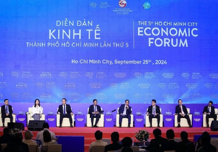 Forum économique de Hô Chi Minh-Ville 2024 avec la participation du Premier ministre Pham Minh Chinh. Photo : thanhnien.vn