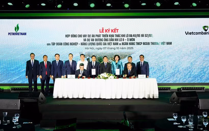 Lors de la cérémonie de signature. Photo : Vietnamplus