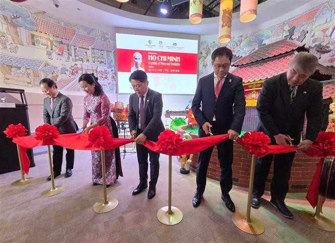 L'exposition intitulée "Le Président Hô Chi Minh - Symbole de paix et d'amitié" a ouvert ses portes le 23 mai à l'EXPO 2025 d'Osaka, dans la région du Kansai, au Japon. Photo : VNA