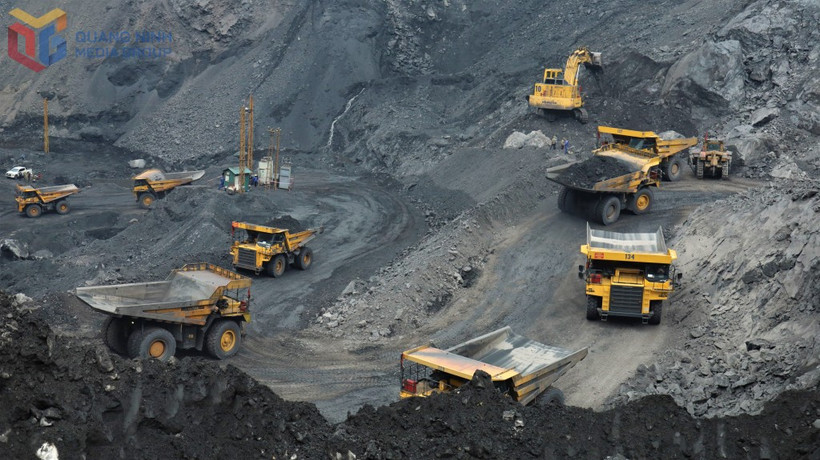 Tout au long de son histoire, la province de Quang Ninh (Nord) s'est développée en étroite symbiose avec l'industrie charbonnière, véritable pilier économique et moteur de croissance régionale. Photo : https://baoquangninh.vn