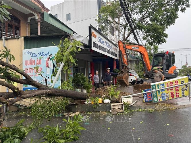 Régler les conséquences de la tempête n° 10. Photo : VNA