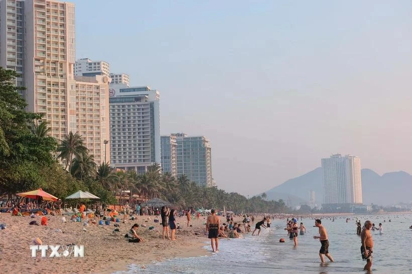 Nha Trang, ville côtière de la province de Khanh Hoa, est depuis longtemps une destination prisée des touristes russes. Photo : VNA