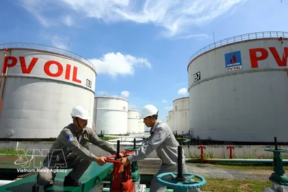 Exploitation du système d’approvisionnement en carburants à PV Oil Nha Be, à Ho Chi Minh-Ville. Photo: VNA