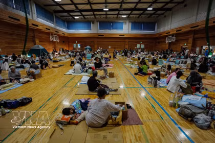 Des habitants touchés par le séisme sont hébergés dans un centre d'évacuation temporaire à Uki, dans la préfecture de Kumamoto, au Japon. Photo: Xinhua/Vna