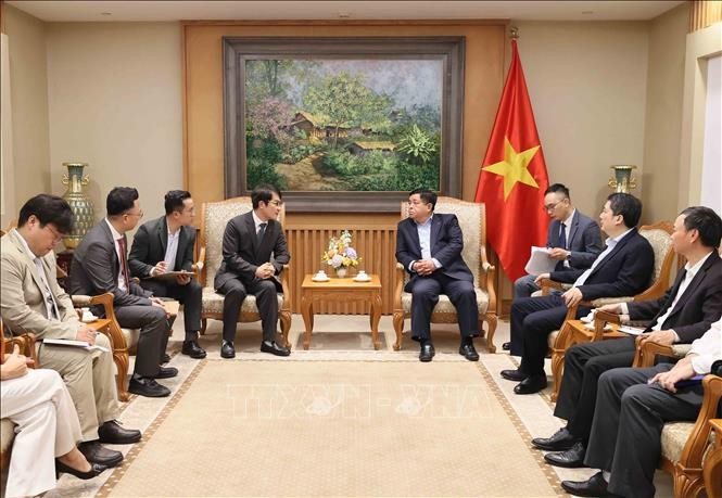 Le vice-PM Nguyen Chi Dung reçoit le directeur général de LG Display Vietnam Hai Phong