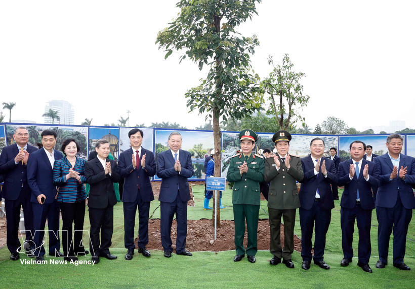Le secrétaire général du Parti, To Lam, à la cérémonie de lancement du « Têt de plantation d’arbres en mémoire éternelle du Président Hồ Chí Minh » à Hanoï (VNA). Photo : VNA