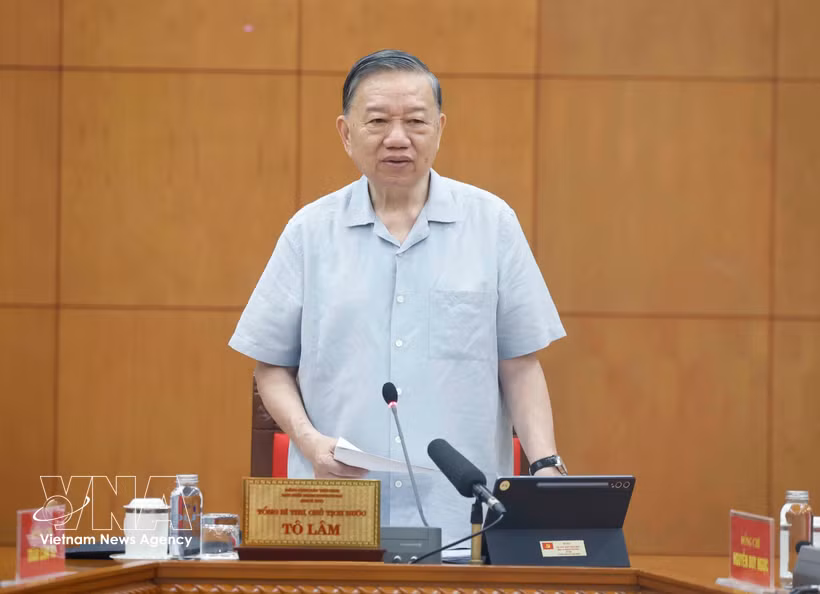 Le secrétaire général du Parti communiste vietnamien et président To Lam, a présidé le 21 mai à Hanoï, une réunion du Comité permanent du Comité directeur central pour le développement des sciences et technologies, de l’innovation et de la transformation numérique. Photo : VNA