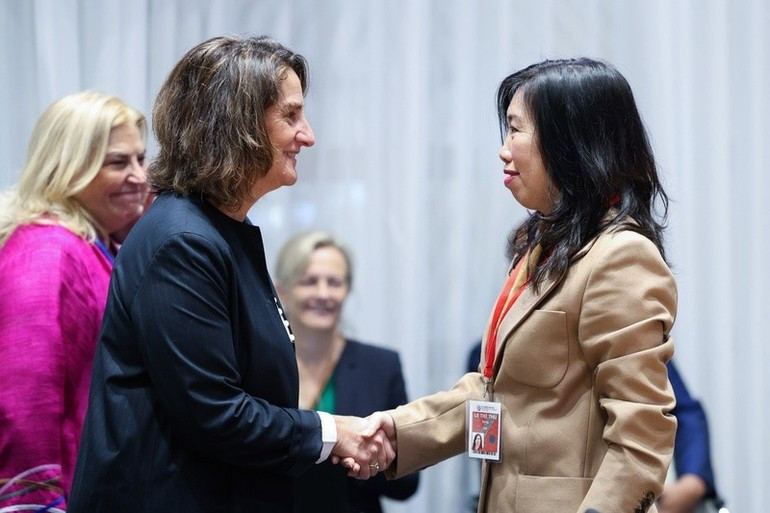 La vice-ministre des Affaires étrangères Le Thi Thu Hang participe à l'événement. Photo : ministère des AE