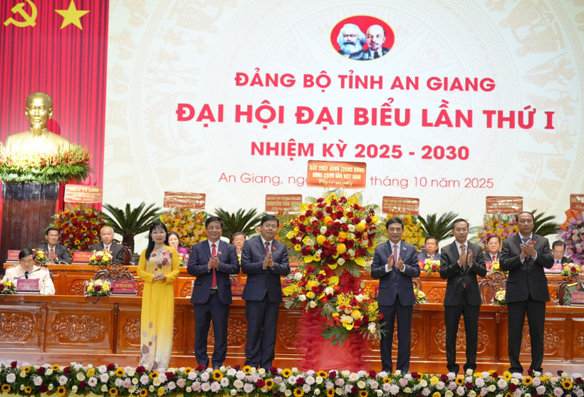 Le premier Congrès de l'organisation du Parti de la province d’An Giang pour le mandat 2025-2030. Photo : VNA