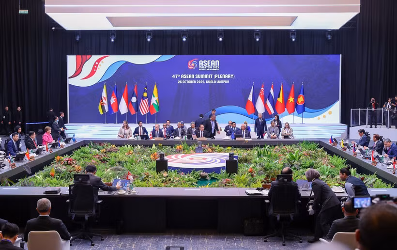 La session plénière du 47e Sommet de l’ASEAN. Photo : VNA