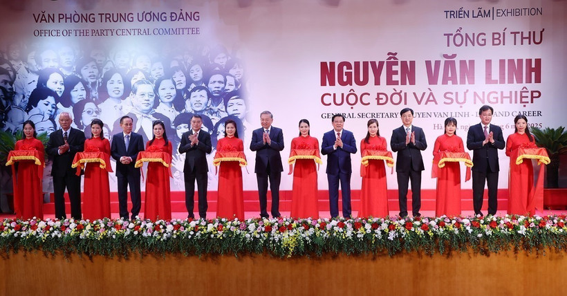 La cérémonie d'inauguration de l'exposition. Photo : VNA