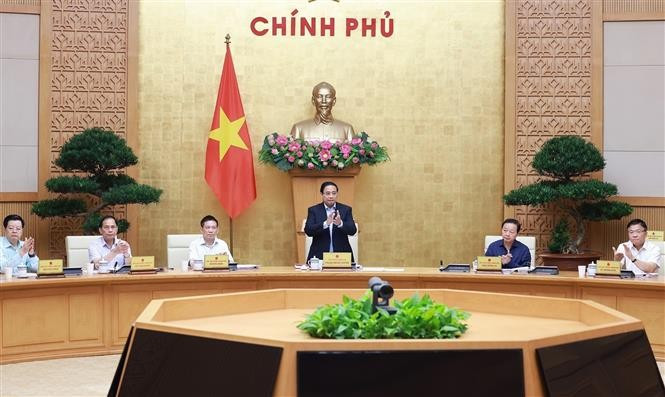 Le Premier ministre Pham Minh Chinh préside la deuxième réunion gouvernementale de septembre consacrée à l’élaboration des lois. Photo : VNA