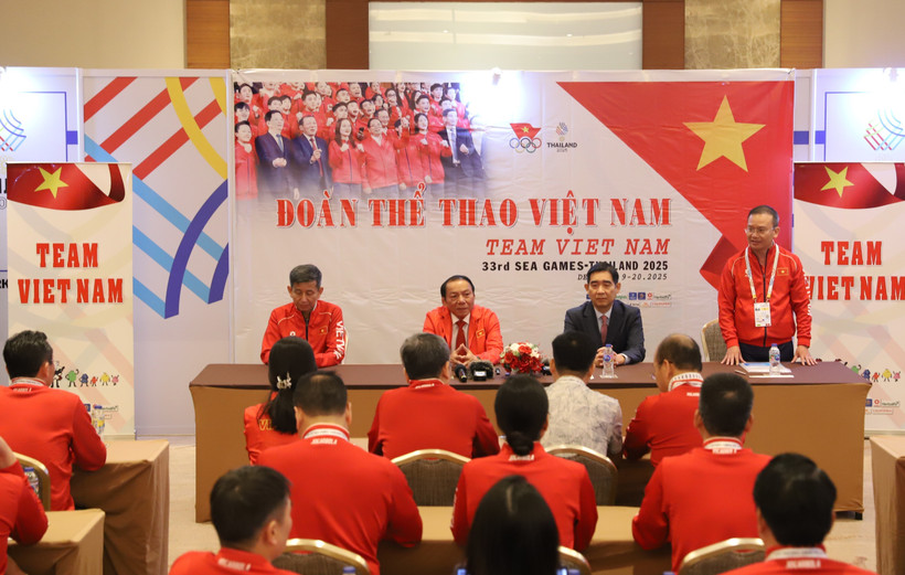 SEA Games 33 : Le ministre chargé des sports encourage la délégation sportive vietnamienne en Thaïlande