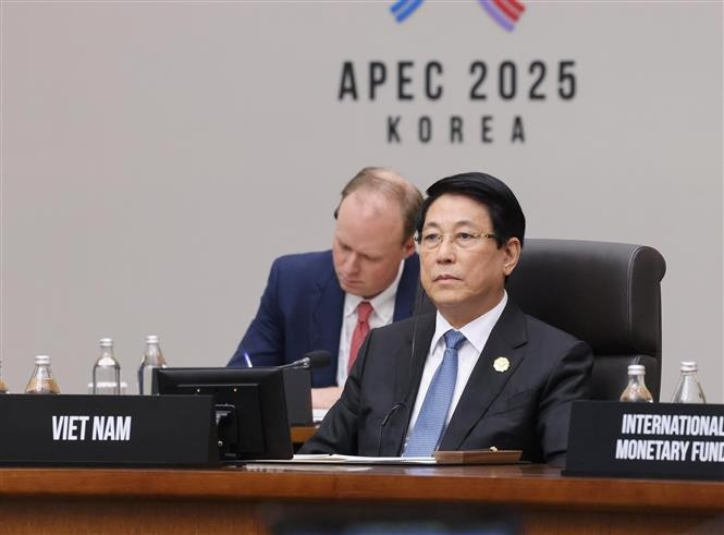 Le président Luong Cuong participe au Sommet des dirigeants économiques de l’APEC 2025. Photo : VNA