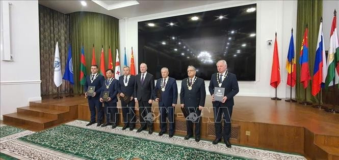Un deuxième scientifique vietnamien admis à l’Union des académies mondiales des sciences