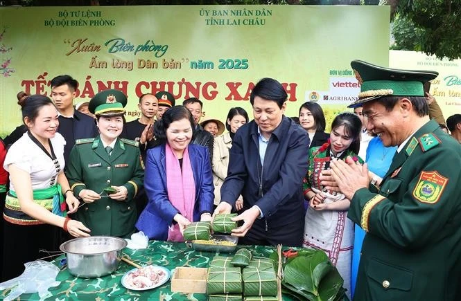 Le président Luong Cuong à Pa Tan, Lai Chau. Photo : VNA