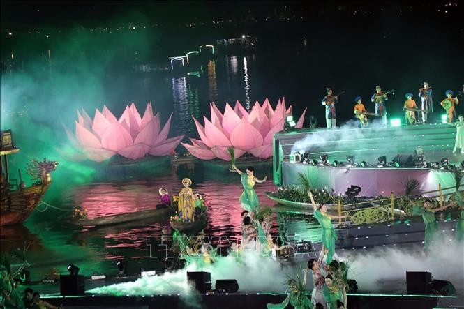 La cérémonie d'ouverture de l'Année nationale du tourisme – Hue 2025, sous le thème "Hue – Ancienne capitale, nouvelles opportunités". Photo : VNA