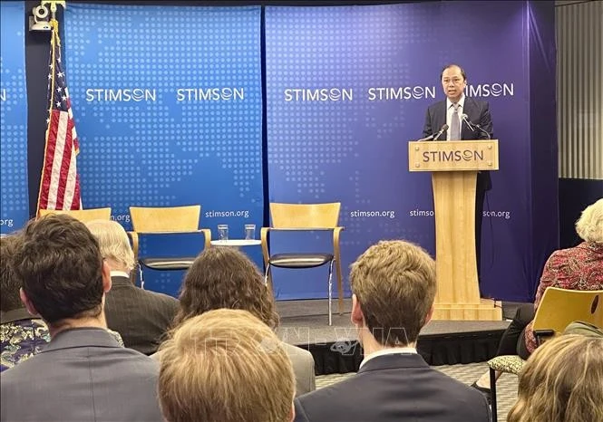 L’ambassadeur du Vietnam aux États-Unis, Nguyen Quoc Dung, prononce un discours. Photo : VNA